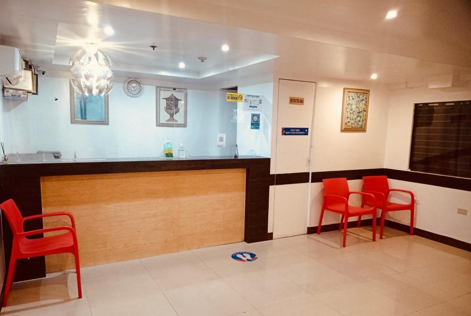 Oyo 888 City Stay Inns Fortview Bgc Pasig City エクステリア 写真